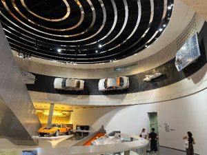 写真４メルセデスベンツ博物館